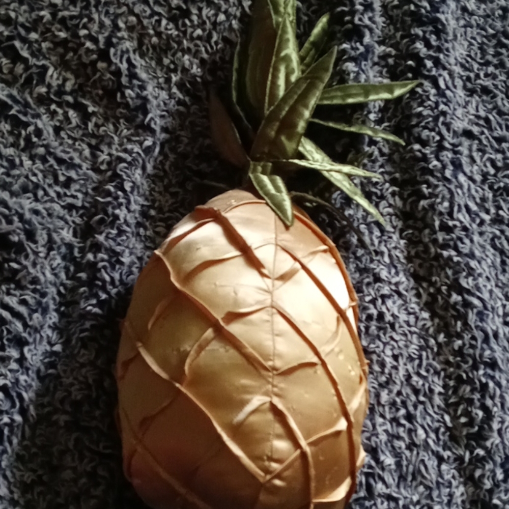 Golden Pineapple 🍍 Silky Pillow